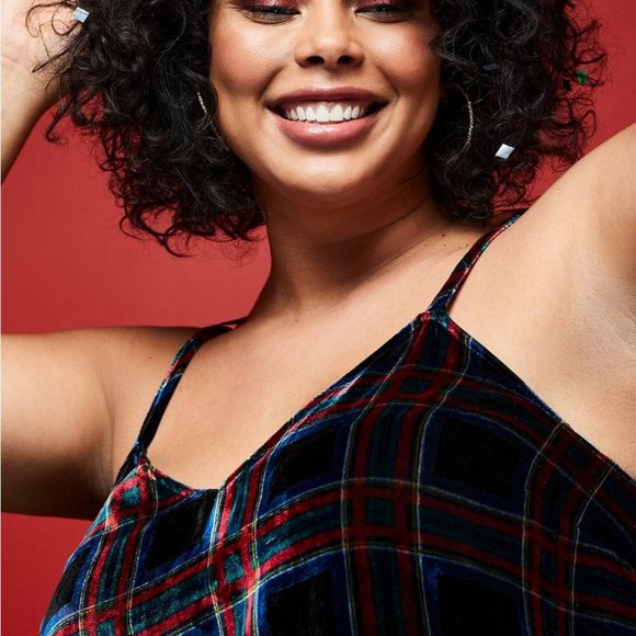 TORRID | Sophie Velvet Swing Cami Plaid Black - Picture 4 of 5